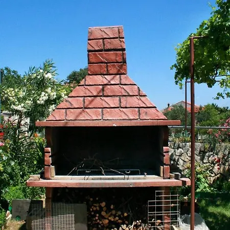 Apartman With Parking Space - 5084 *