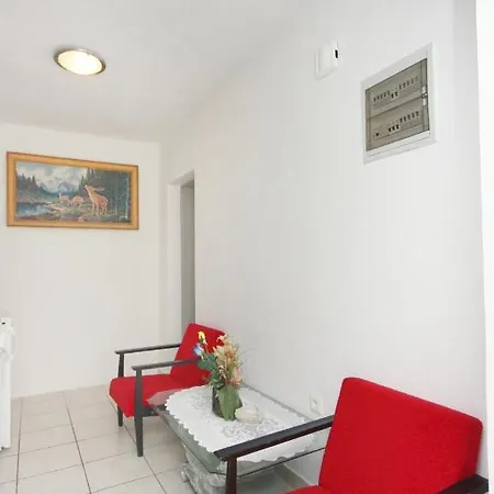 Apartment With A Parking Space - 5084 Murter