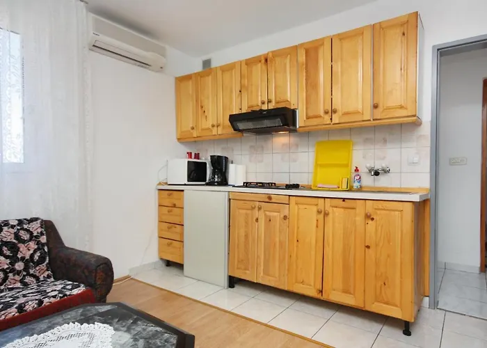 With Parking Space - 5084 Apartamento Murter