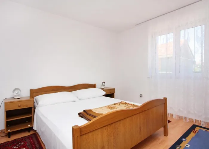 With Parking Space - 5084 Μούρτερ