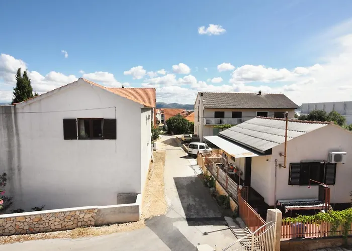 With Parking Space - 5084 Μούρτερ