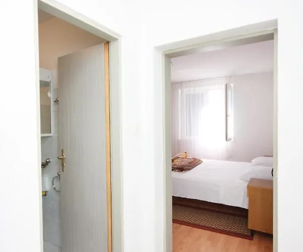 With Parking Space - 5084 Μούρτερ