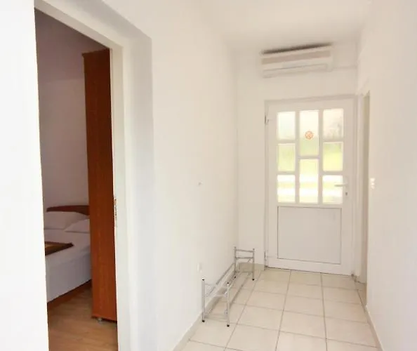 With Parking Space - 5084 Μούρτερ